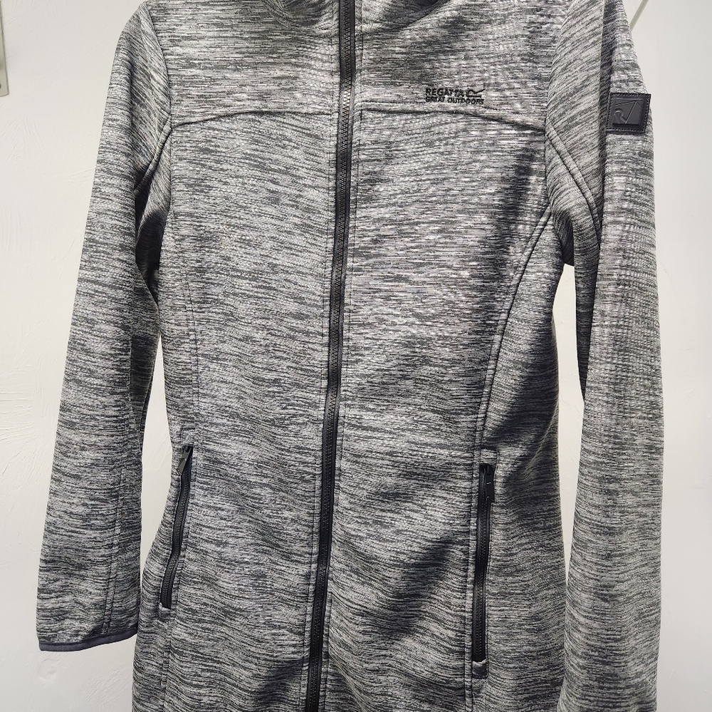 Woman's Regatta coat with hood and lined with gray fleece size small (6)